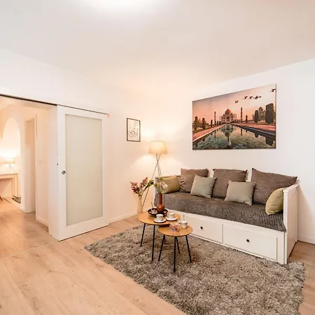 Athena - Inima Pietei Unirii - By Openhouse Timişoara