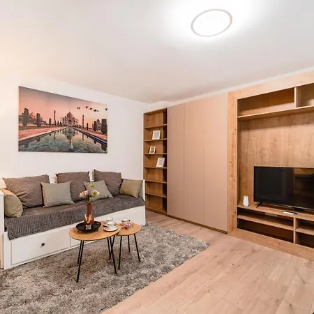 Athena - Inima Pietei Unirii - By Openhouse Apartament *